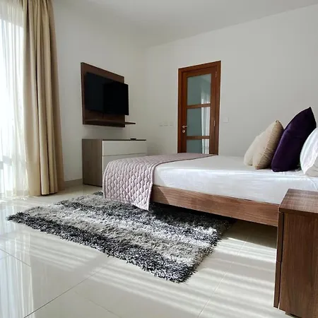 Quisisana - Cast Renting Appartement