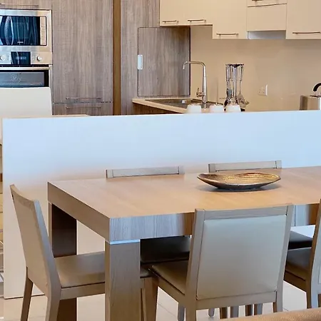 Quisisana - Cast Renting * Sliema