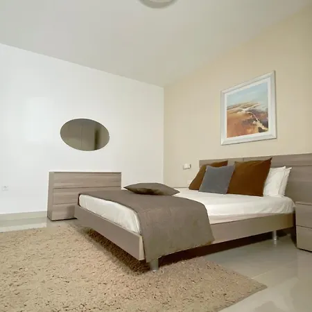 Quisisana - Cast Renting *