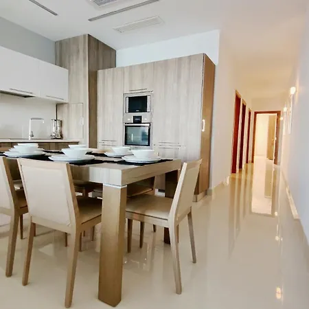 Quisisana - Cast Renting Sliema