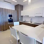 Quisisana - Cast Renting *