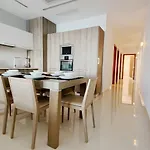 Quisisana - Cast Renting Sliema