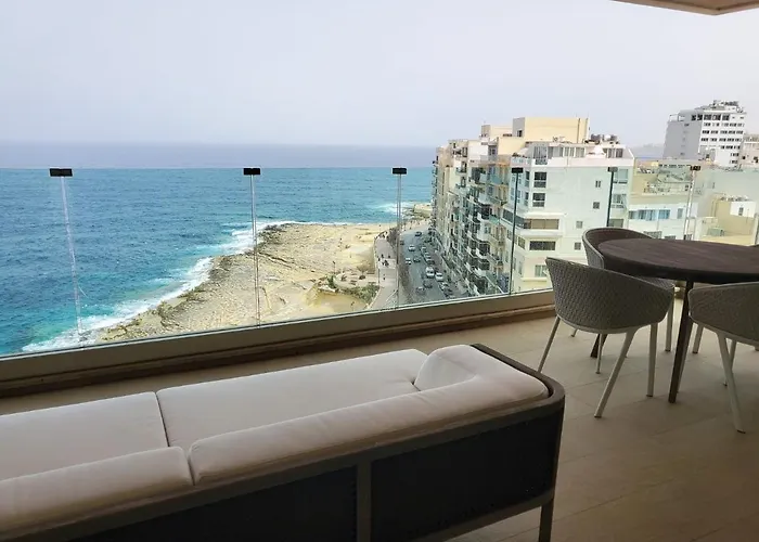 Quisisana - Cast Renting Apartment